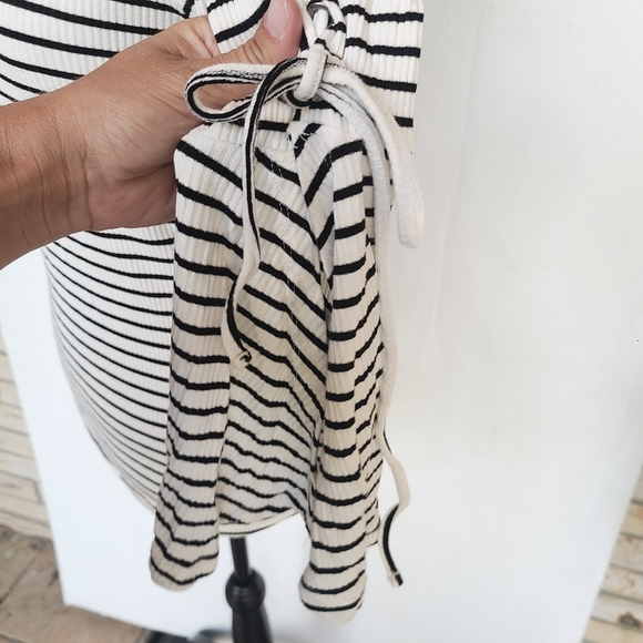 MISS CHIEVOUS black striped lace-up bell sleeve top - Picture 4 of 5